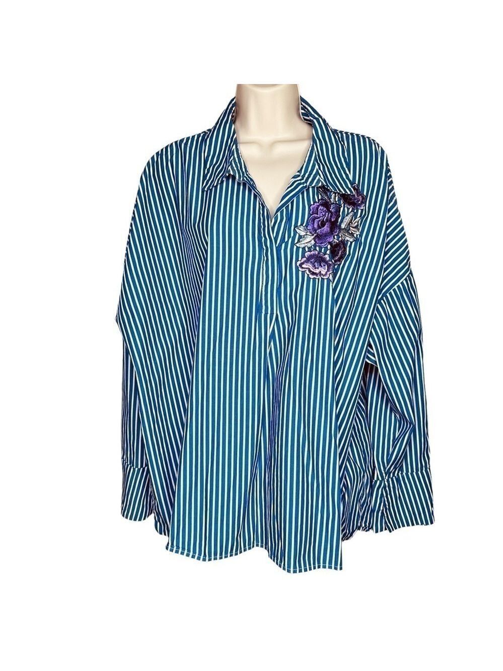 New Directions Curvy Blue & White Striped Floral Embroidered Women’s Top Size 3X